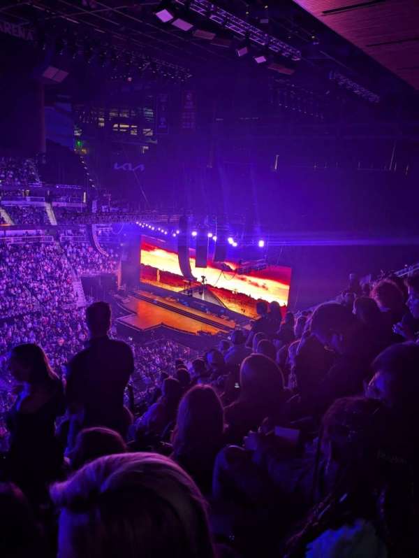 State Farm Arena, section: 210, row: H, seat: 18