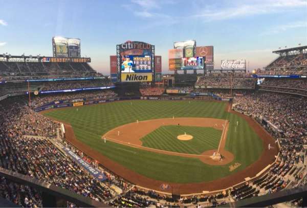 Citi Field, section: 418, row: 1, seat: 8