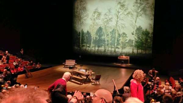 Vivian Beaumont Theater, section: Orchestra RC, row: M, seat: 406