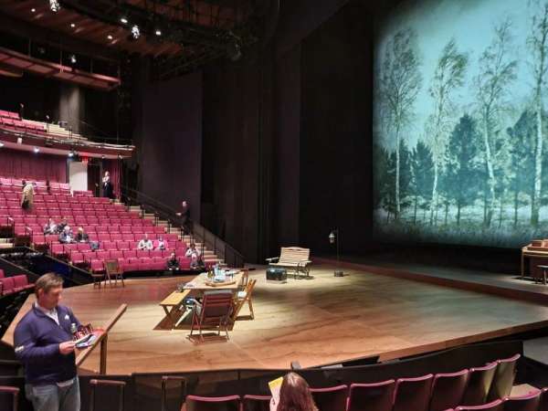 Vivian Beaumont Theater, section: Orchestra R, row: H, seat: 505