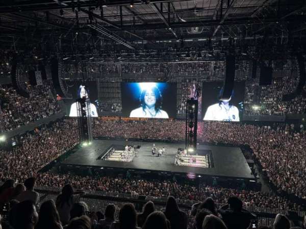 Ziggo Dome, section: 203, row: 5, seat: 58