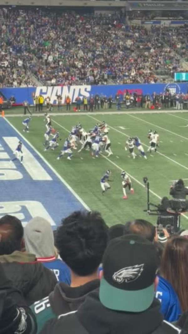 MetLife Stadium, section: 143, row: 30, seat: 28