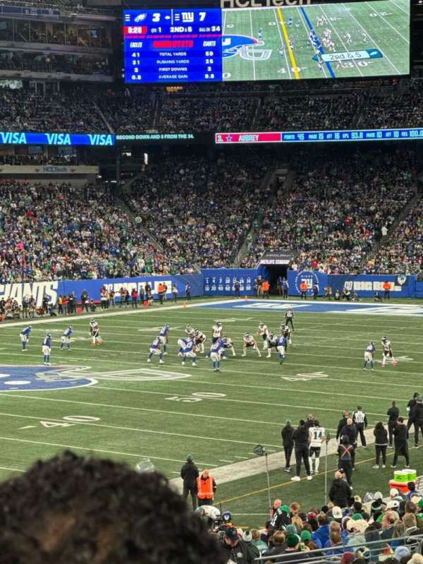MetLife Stadium, section: 143, row: 30, seat: 28