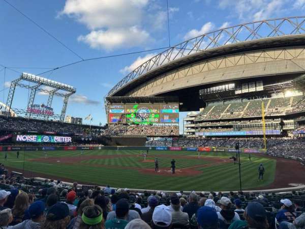 T-Mobile Park, section: 132, row: 16, seat: 4