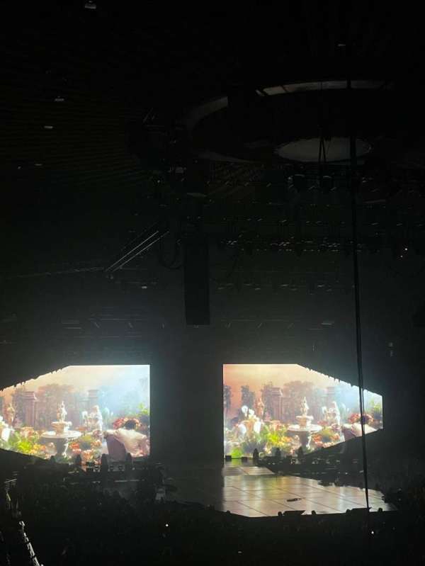 Oakland Arena, section: 109, row: 20, seat: 11