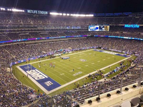 MetLife Stadium, section: 320, row: 4, seat: 1