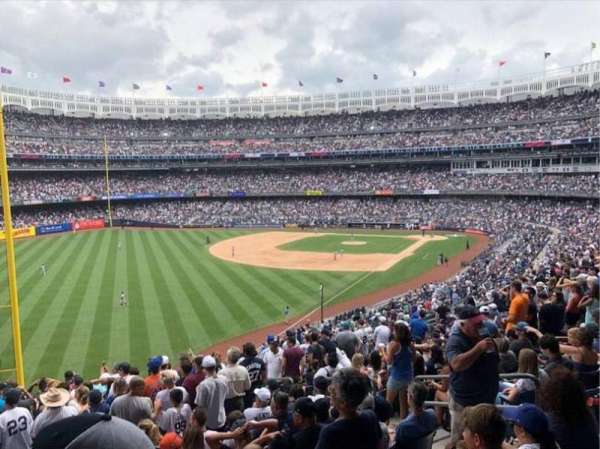 Yankee Stadium, section: Stella Artois Landing
