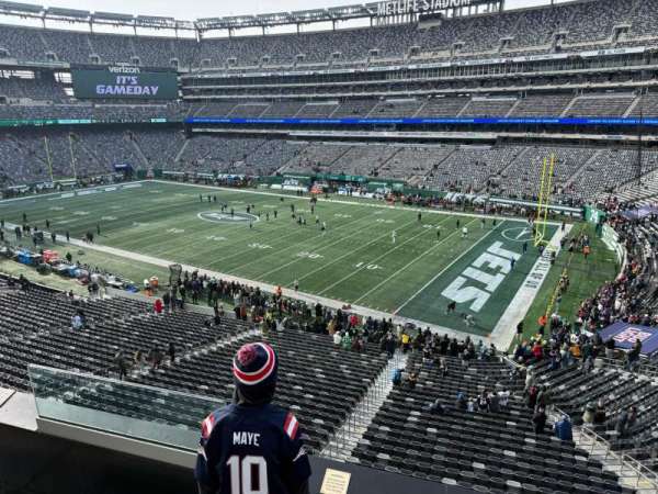 MetLife Stadium, section: 208, row: 3, seat: 21
