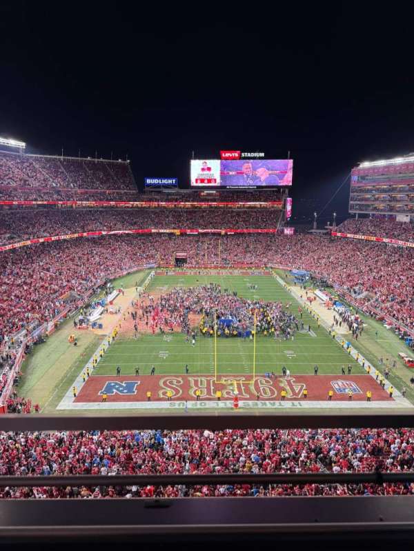 Levi's Stadium, section: 303, row: 1, seat: 25