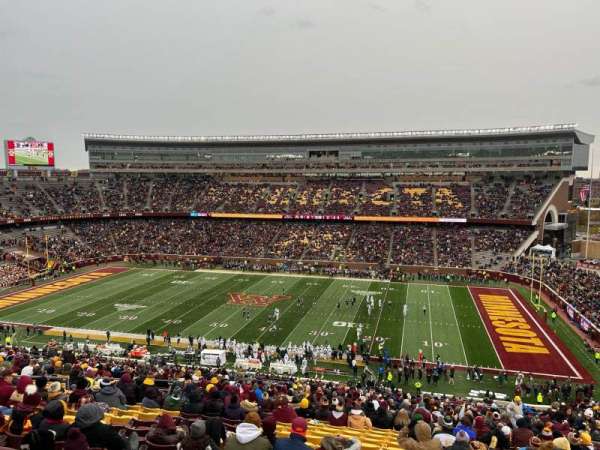 Huntington Bank Stadium, section: 208, row: 31, seat: 7