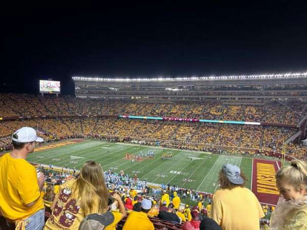 Huntington Bank Stadium, section: 207, row: 28, seat: 12