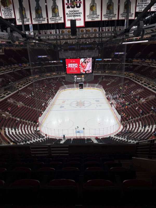 United Center, section: 309, row: 9