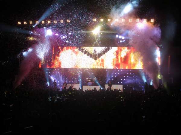 Jones Beach Theater, section: 103, row: D, seat: 19