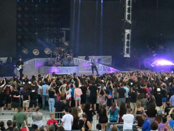 Jones Beach Theater, section: 106, row: J, seat: 12