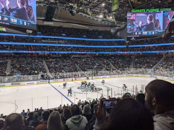 Climate Pledge Arena, section: 15, row: V, seat: 17