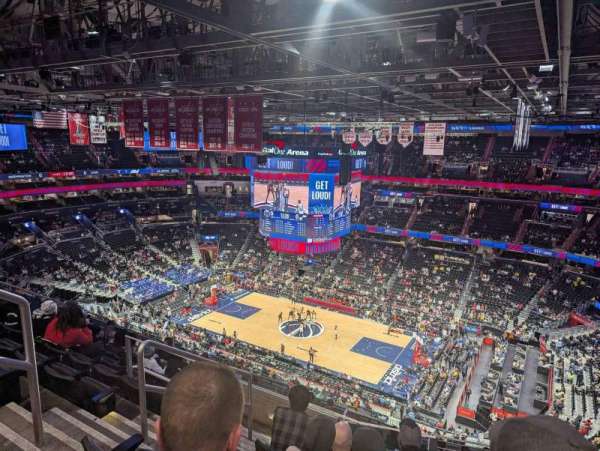 Capital One Arena, section: 420, row: M, seat: 4