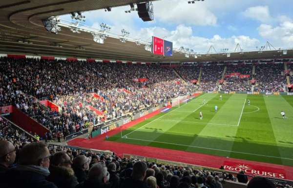 St Mary's Stadium, section: 33, row: ee, seat: 869
