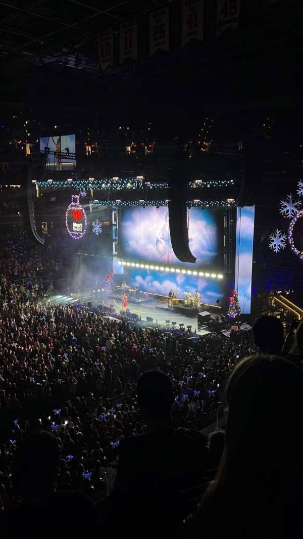Capital One Arena, section: 214, row: D, seat: 9