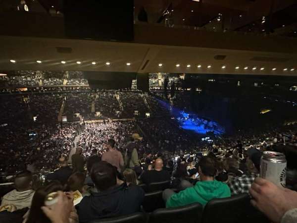 Madison Square Garden, section: 211, row: 15, seat: 5