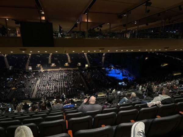 Madison Square Garden, section: 211, row: 22, seat: 9