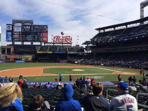 Citi Field, section: 122, row: 18, seat: 4