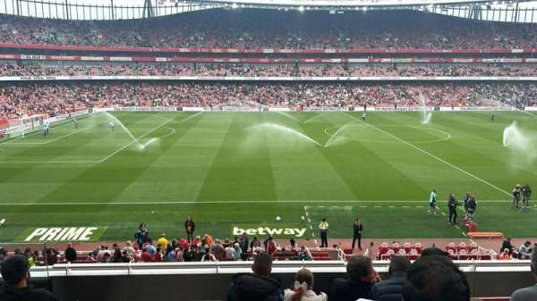 Emirates Stadium, section: B42, row: 5, seat: 24