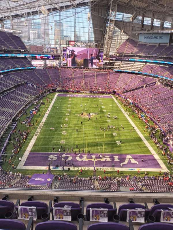 U.S. Bank Stadium, section: 327, row: 4, seat: 14