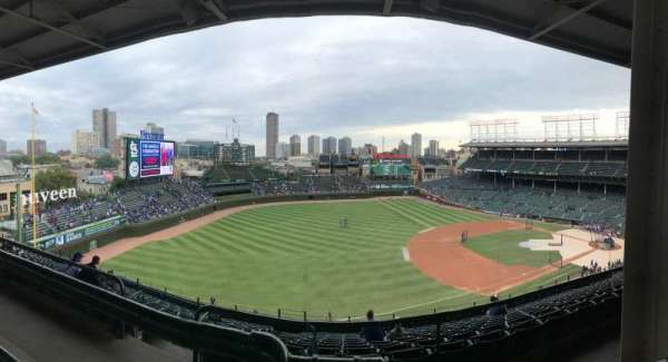 Wrigley Field, section: 407L, row: 1, seat: 20