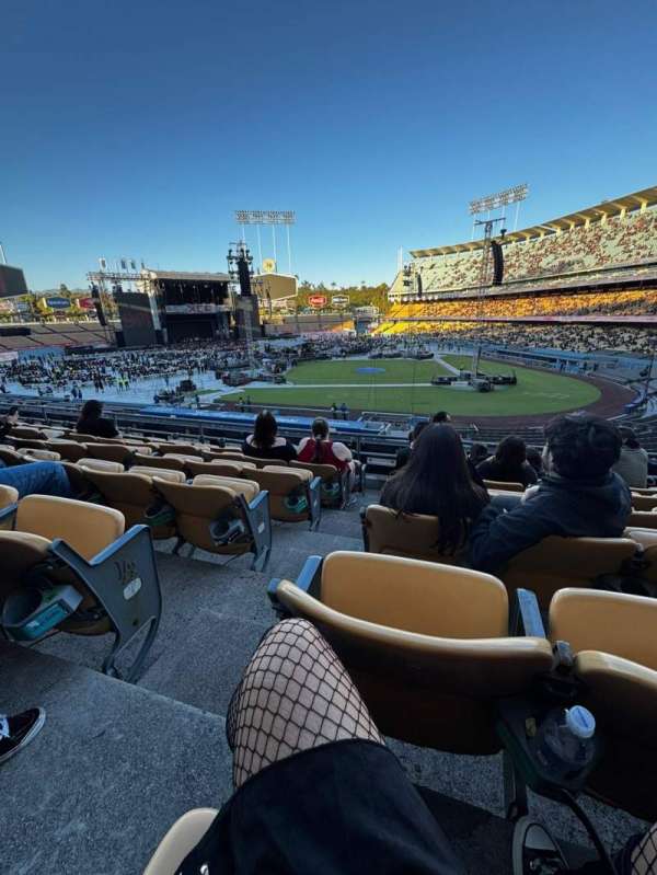 Dodger Stadium, section: 125LG, row: F, seat: 6