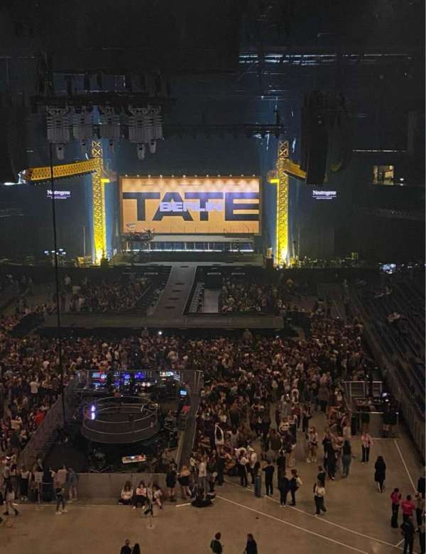 Uber arena, section: 411, row: 17