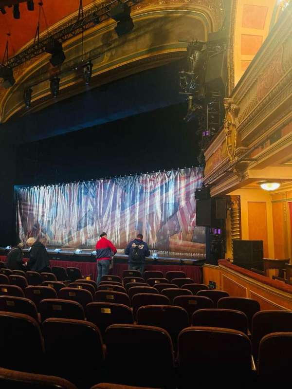 Todd Haimes Theatre, section: Orchestra R, row: K, seat: 18