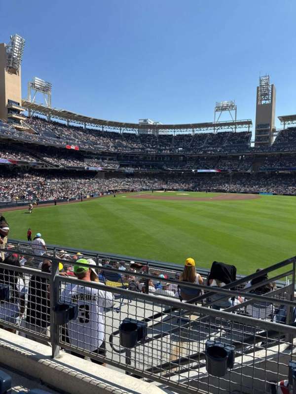 Petco Park, section: 137, row: 8, seat: 24