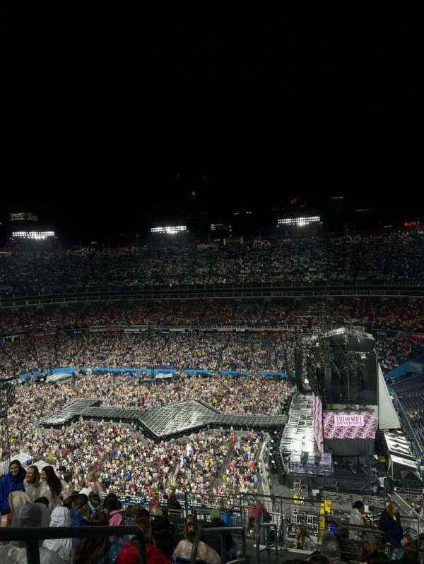 Nissan Stadium, section: 308, row: U, seat: 21
