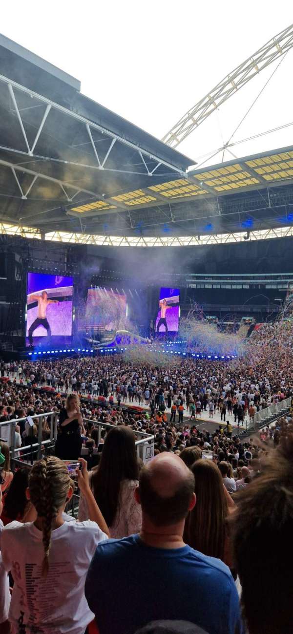 Wembley Stadium, section: 122, row: 35, seat: 320