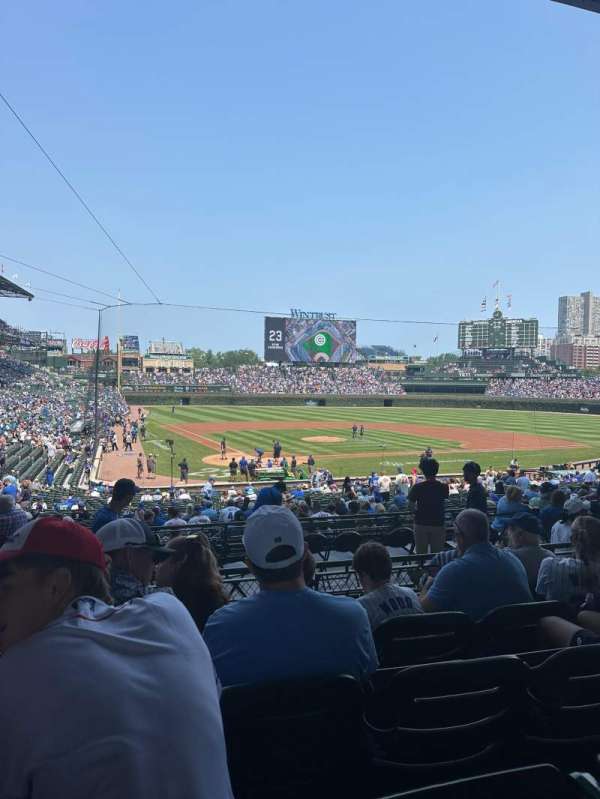 Wrigley Field, section: 220, row: 5, seat: 11