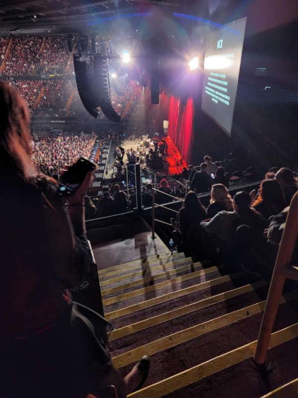 Kia Forum, section: 212, row: 6, seat: 13