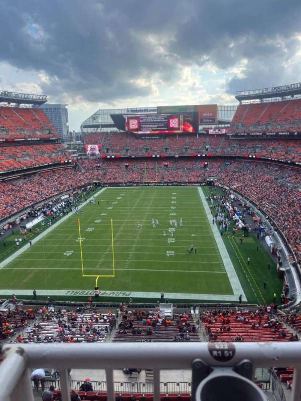 Huntington Bank Field, section: 622, row: SR2, seat: 1