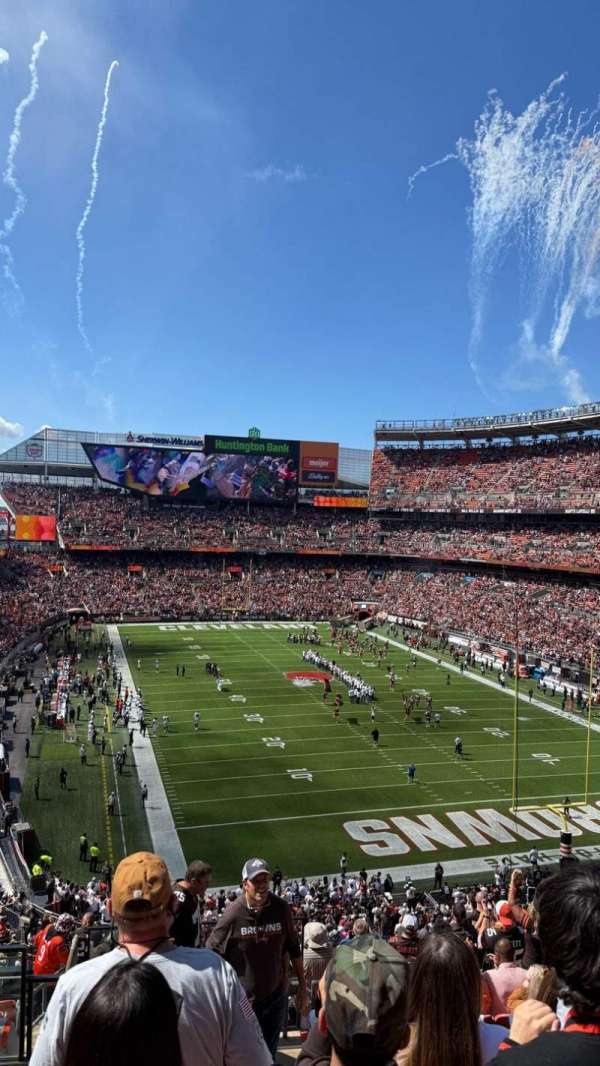 Huntington Bank Field, section: 318, row: 15, seat: 2