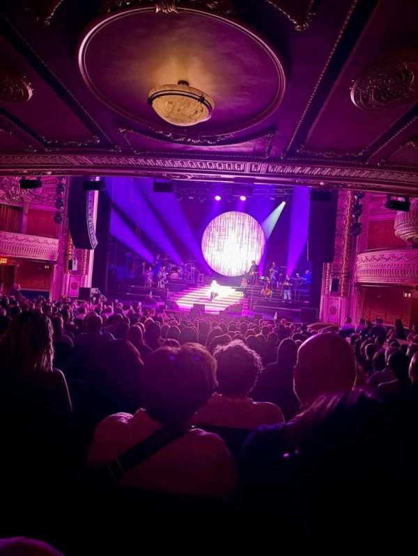 Palace Theatre, Broadway, section: Orchestra R, row: V, seat: 124