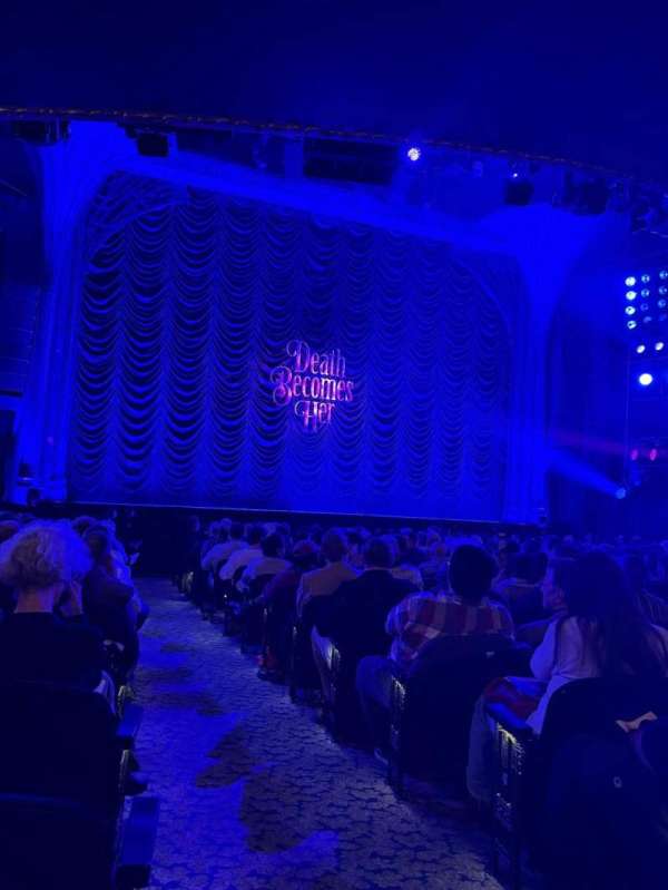 Lunt-Fontanne Theatre, section: Orchestra L, row: Q, seat: 1
