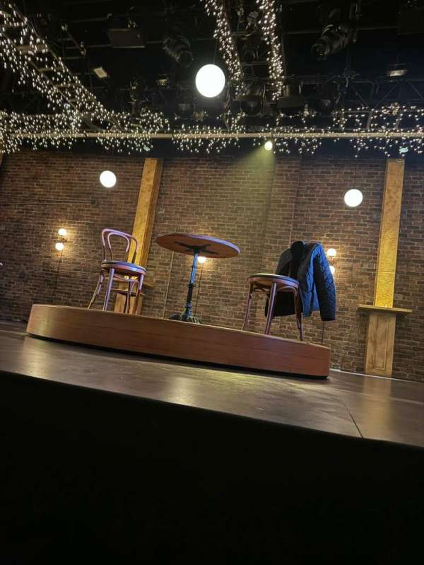 Minetta Lane Theatre, section: Orchestra R, row: B, seat: 101