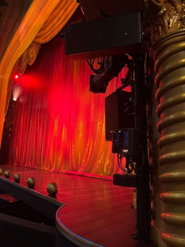 Todd Haimes Theatre, section: Box BB, row: BB, seat: 2