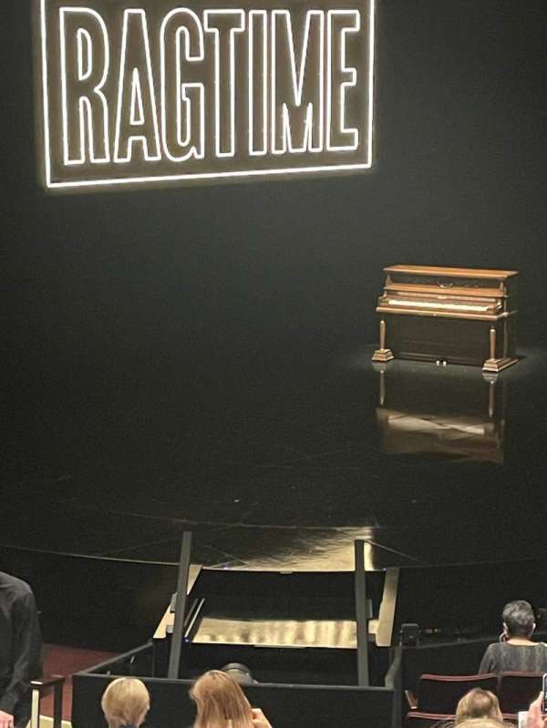 Vivian Beaumont Theater, section: Orchestra LC, row: O, seat: 211