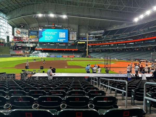 Daikin Park, section: 112, row: 17, seat: 15