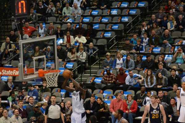 American Airlines Center, section: 118, row: T, seat: 11
