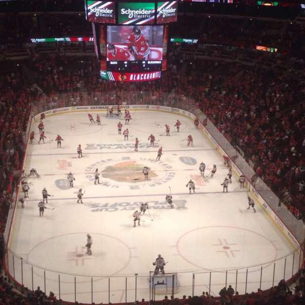 United Center, section: 327, row: 15, seat: 5