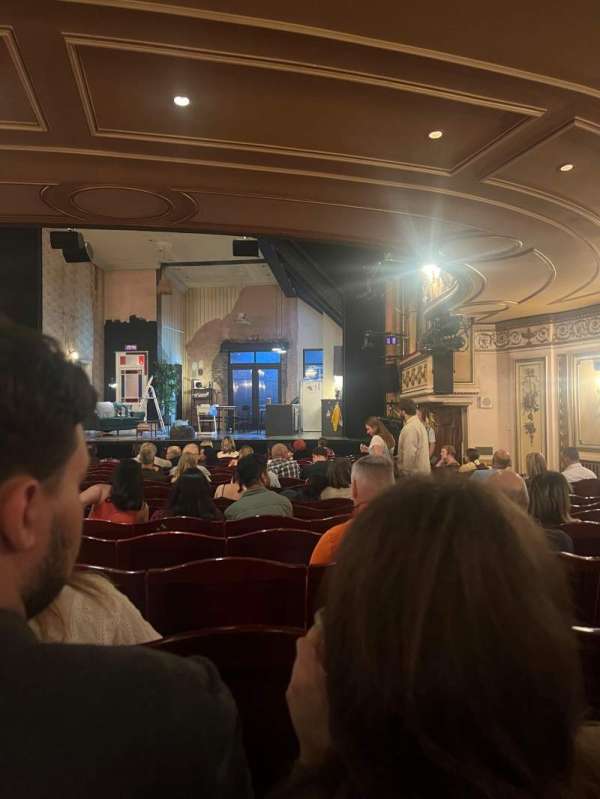 Gielgud Theatre, section: Stalls, row: Q, seat: 8