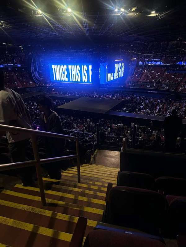 Kia Forum, section: Box 212, row: 8, seat: 1