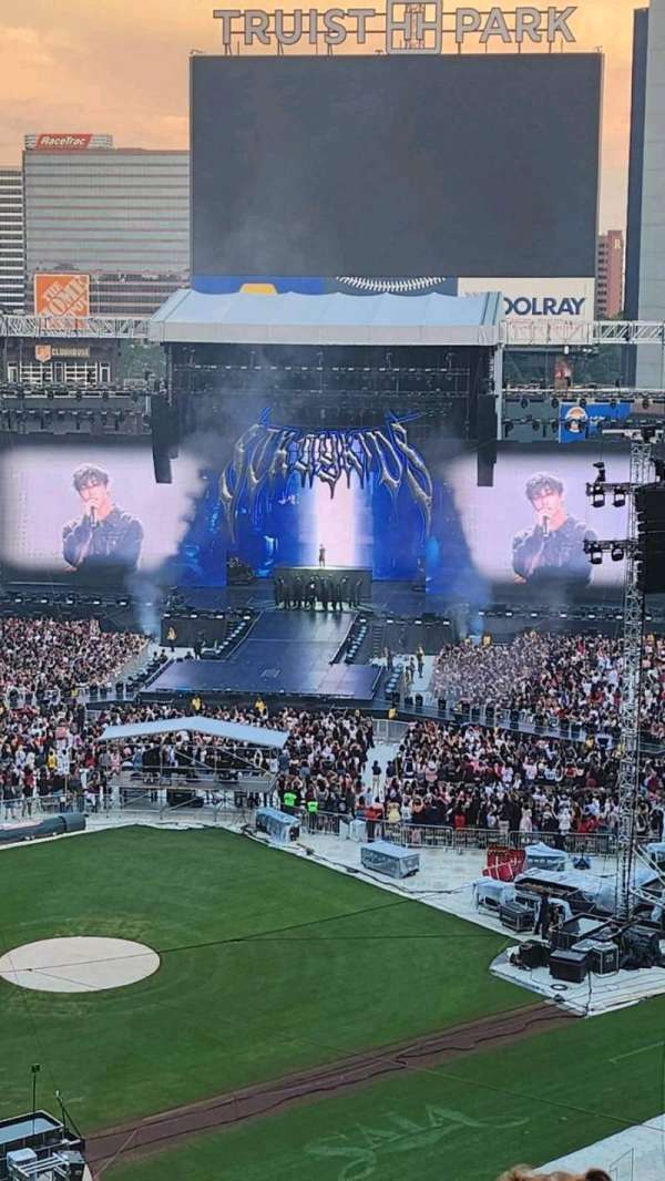 Truist Park, section: 325, row: 5, seat: 6