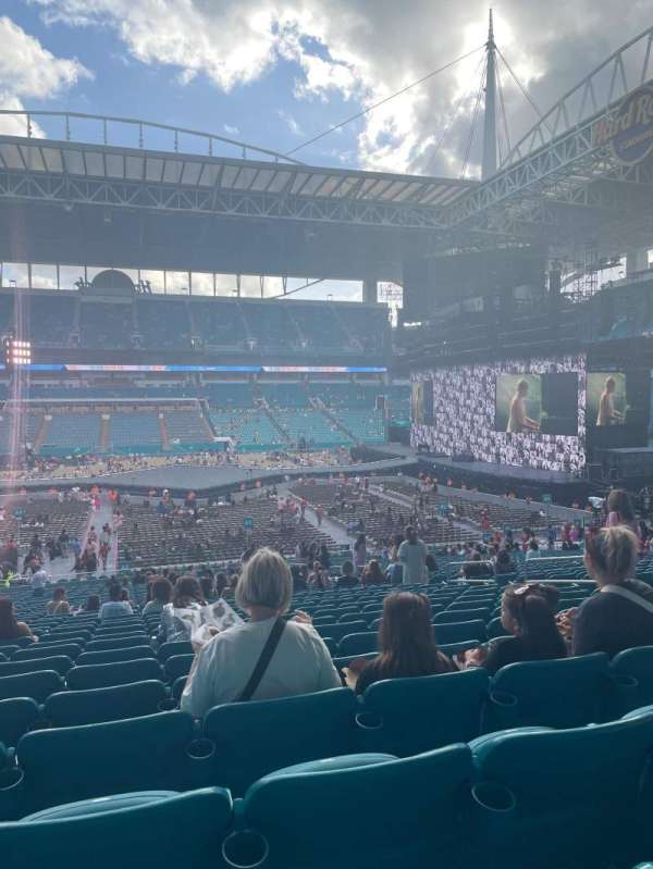 Hard Rock Stadium, section: 118, row: 39, seat: 10